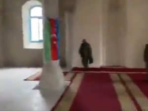 Əsgərlərimiz Şuşa məscidində namaz qıldılar – VİDEO