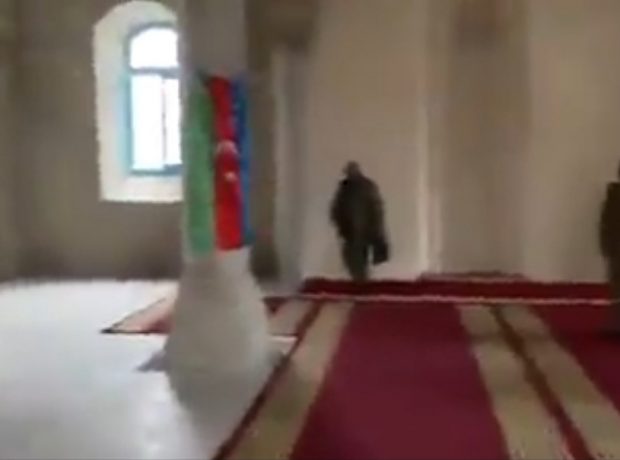 Əsgərlərimiz Şuşa məscidində namaz qıldılar – VİDEO
