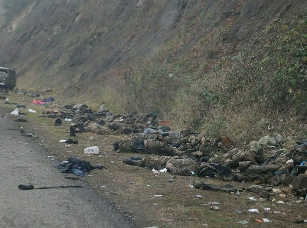 “Reuters”: Erməni hərbçilərin meyitləri Şuşanın girişində qalıb