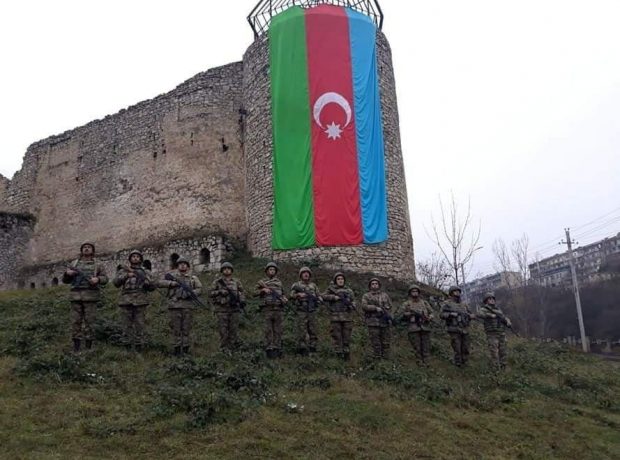 Şuşada şəhidlərimizin ruhu 1 dəqiqəlik sükutla yad edilib.