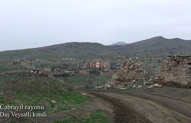 Cəbrayıl rayonunun Daş Veysəlli kəndindən videogörüntülər