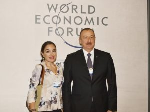 Leyla  Əliyeva  Ali Baş Komandan İlham Əliyevə “Əsgər” şeirini həsr  edib.