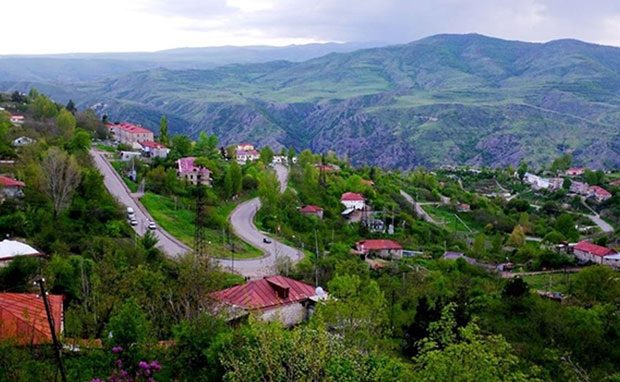 “LAÇIN” yazısı olan tablo rayonun girişində yerləşdirilib. FOTO