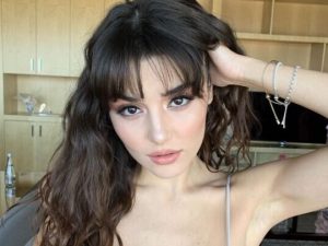 Hande Erçəl YARIÇILPAQ FOTOLARINI paylaşdı FOTO