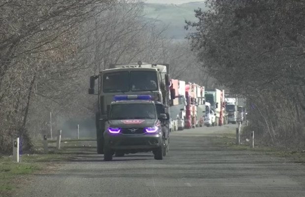 Sülhməramlılar Şuşaya gedən avtomobil karvanını müşayiət etdi – VİDEO