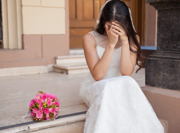 image-1646971818_bride-cancels-wedding-invites-homeless