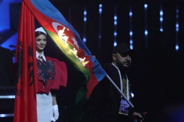 image-sojjenie-flaga-azerbaijan-erevan
