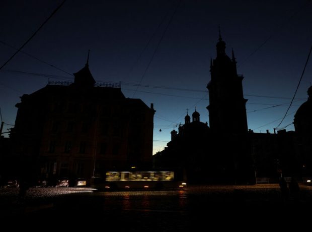 image-2022-10-10t182656z_1183029608_rc2hyw9ktbk5_rtrmadp_3_ukraine-crisis-lviv-blackout-pic_32ratio_900x600-900x600-86342