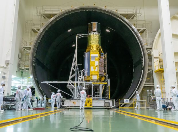 image-xrism_spacecraft_in_thermal_vacuum_test_room_pillars-pic_32ratio_900x600-900x600-15745
