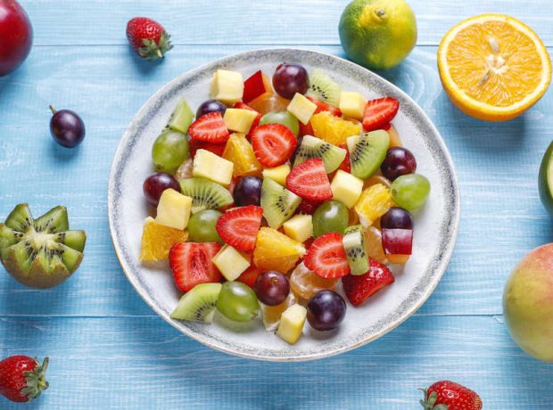 image-fresh-fruit-berry-salad-healthy-eating-pic_32ratio_900x600-900x600-75982-1