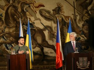 image-2023-07-06t200559z_1391019840_rc2wx1agi0z3_rtrmadp_3_ukraine-crisis-zelenskiy-czech-pic_32ratio_1200x800-1200x800-47319
