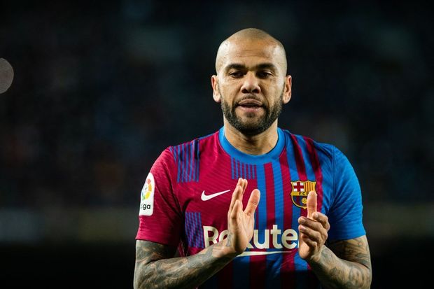 image-europapress_4359659_dani_alves_of_fc_barcelona_in_action_during_liga_match_football_match-1200x800