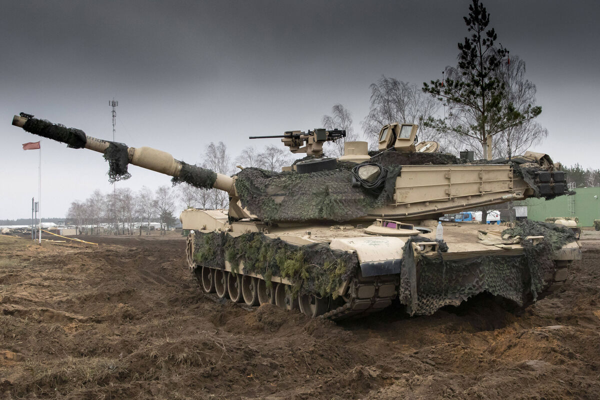 Ukraynada ABŞ tanklarının sıradan çıxmasından sonra Britaniya NATO-nu müdafiəsiz elan edib