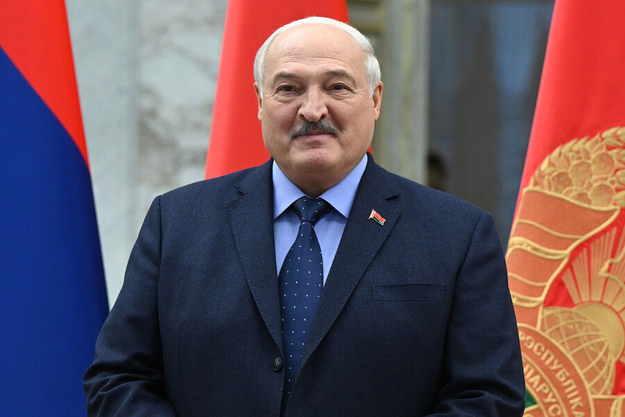 Lukaşenko “anqlo-saksonları” dünyada “qanlı yaraqlıları” qızışdırmaqda ittiham edib