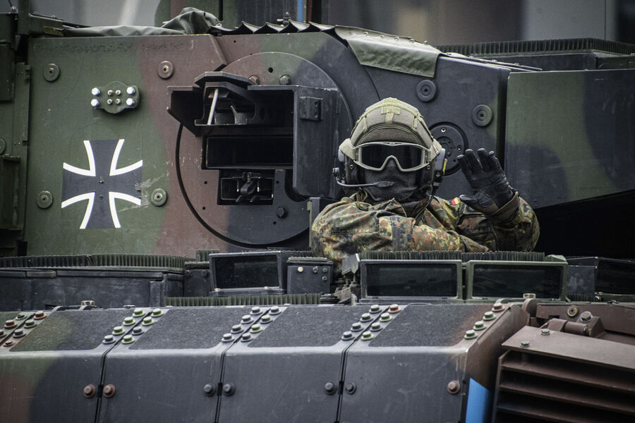 Litvada 2,5 min ehtiyatda olan hərbçi hərbi təlimlərə çağırılıb