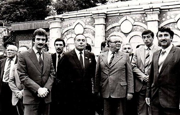 İlham Əliyev 38 il əvvəl Şuşada