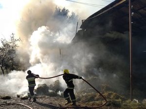 Ermənilərin atdığı mərmi Tərtərdə məktəb və evi yandırdı