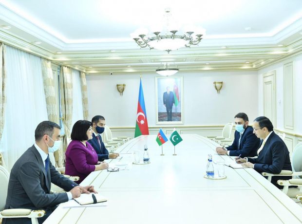 Milli Məclisinin Sədri Sahibə Qafarova Pakistanın ölkəmizdəki səfiri Bilal Haye ilə görüşüb