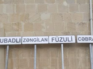Yol polisi işğaldan azad olunmuş rayonlara nişan quraşdırmağa başlayır – FOTO