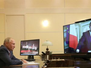 Putinlə Makron Qarabağdakı vəziyyətdən danışdılar