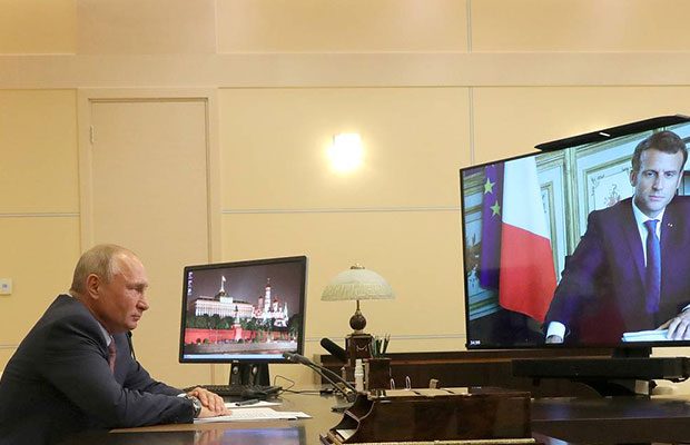 Putinlə Makron Qarabağdakı vəziyyətdən danışdılar