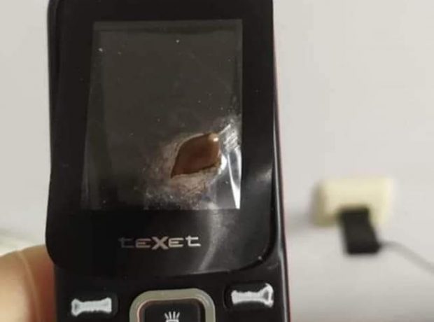 Hərbçimizin həyatını xilas edən mobil telefon – FOTO