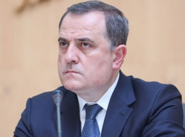 Tvitter Ceyhun Bayramovun hesabını blokladı