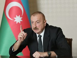 “O, danışıqları pozmaq üçün hər şeyi etdi, onunla görüşməkdə bir məna görmürəm”
