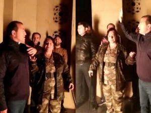 Xalq artisti Şəhidlər Xiyabanına gedib “Qarabağ” oxudu – Video
