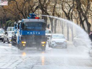 İki gün küçəyə çıxmamaq tövsiyə edilir