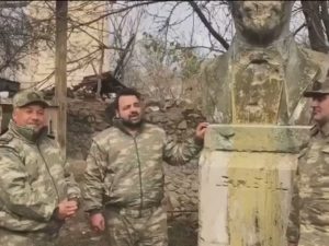 Xalq artisti Şuşada “Sənsiz”i oxudu – Video