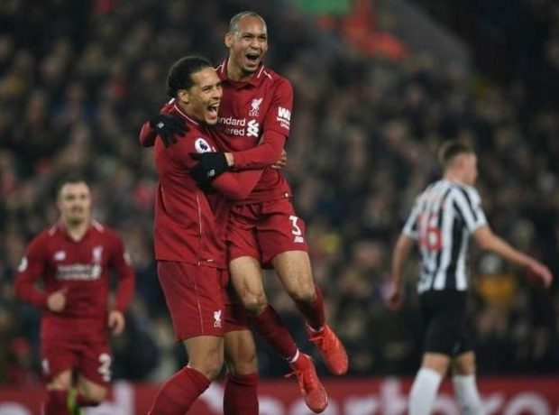 “Liverpul” futbolçuları Vircil va Deyk və Fabinyo ilə müqaviləsini yeniləməyi planlaşdırır.
