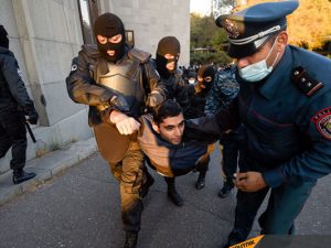 Yerevanda Paşinyanın istefası tələbi ilə yenidən aksiya keçirilir