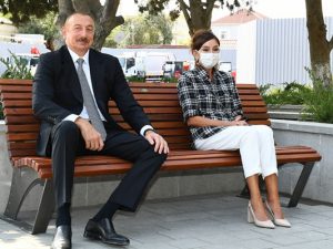 Prezidentlə xanımı yaralı hərbçilərlə görüşdü