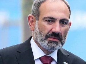 Qalstyan: “Paşinyan alçaldılmış erməni dövlətçiliyinin rəmzidir”