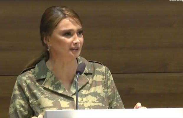 Deputatdan açıqlama: Qarşında baş əyirəm əziz bacım – Foto