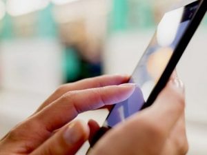 Azərbaycanda mobil cihazların qeydiyyatına görə dövlət rüsumları azaldıldı
