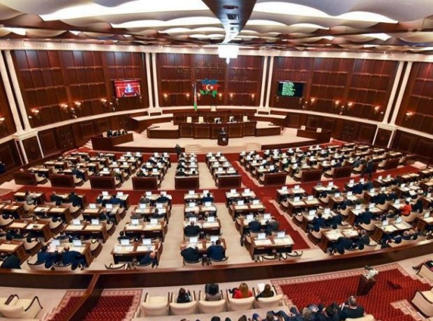 Milli Məclisin iclası başladı