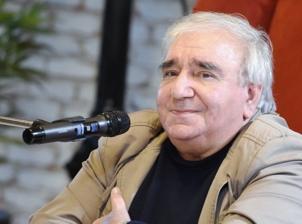 Ramiz Rövşəndən şəhid ailəsinə ev bağışlaması xəbərinə – Reaksiya