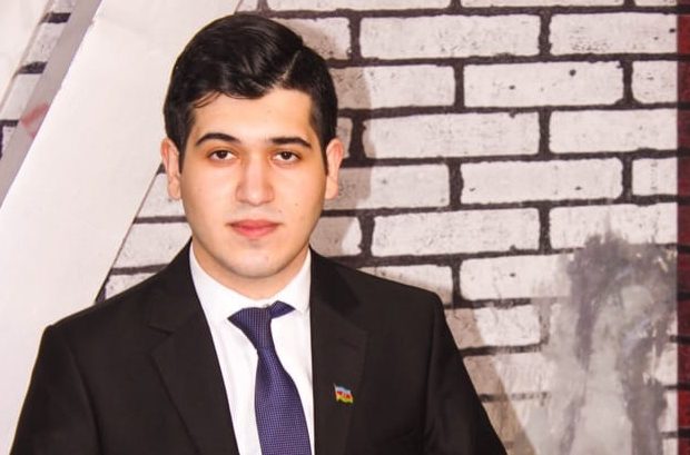 Elşən Mübariz 2020-ci İlin aktiv gənci seçildi FOTO