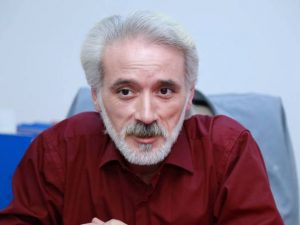 Bir həftə ərzində həm anasını, həm də atasını itirdi