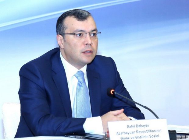 Sahil Babayev Az Qala Sürücüsünə Də Mətbuat Xidməti Götürsün!