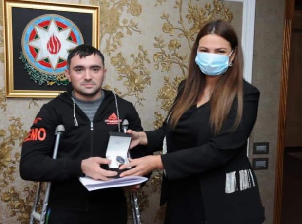 Qənirə Paşayeva qazi Mehman Məmmədovu tarixi qələbə münasibətilə təbrik edib- FOTOLAR