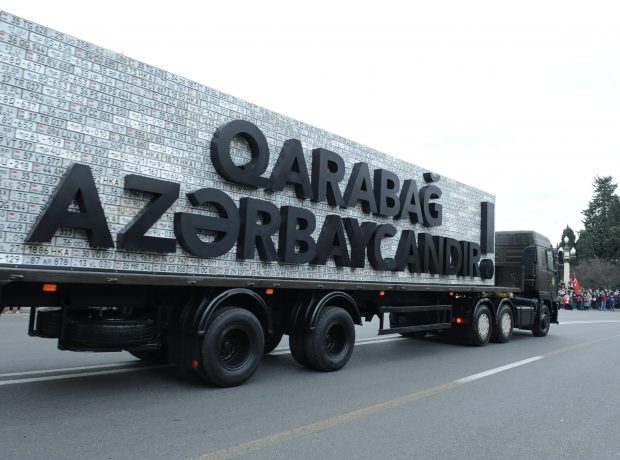 Ordumuzun məhv etdiyi düşmən texnikalarının nömrələrindən ibarət lövhə – Foto
