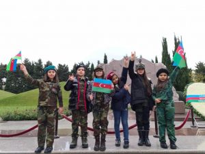 Günay Baxşiyevanın təşkilatçılığı ilə Avropa Liseyinin  şagirdləri Azərbaycan Ordusunun Qarabağdakı qələbəsinə aid videoçarx hazırladılar.