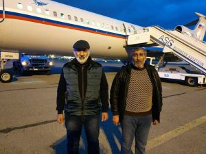 SON DƏQİQƏ Əsirlikdə olan Dilqəm Əsgərov və Şahbaz Quliyev vətənə gətirildi.