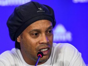 Ronaldinyonun anası koronavirusa görə reanimasiyaya yerləşdirildi