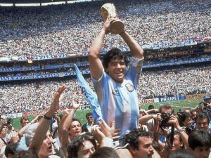 Maradona cəsədinin Lenin kimi məqbərədə nümayiş olunmasını istəyib