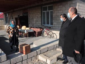 Millət vəkili və icra başçısı şəhid ailələrinə və qazilərə yardım etdi FOTOLAR