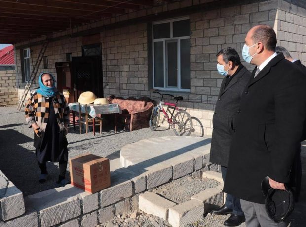 Millət vəkili və icra başçısı şəhid ailələrinə və qazilərə yardım etdi FOTOLAR
